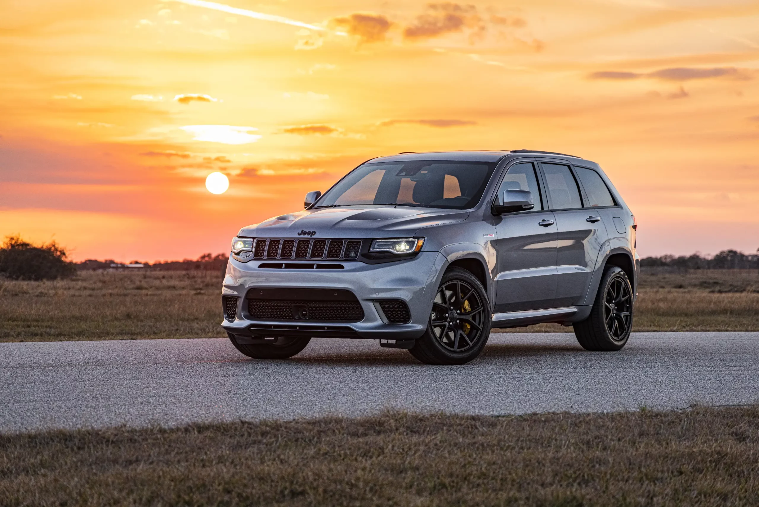 Jeep Trailhawk Vs Trackhawk: Ultimate Battle of Power Unleashed